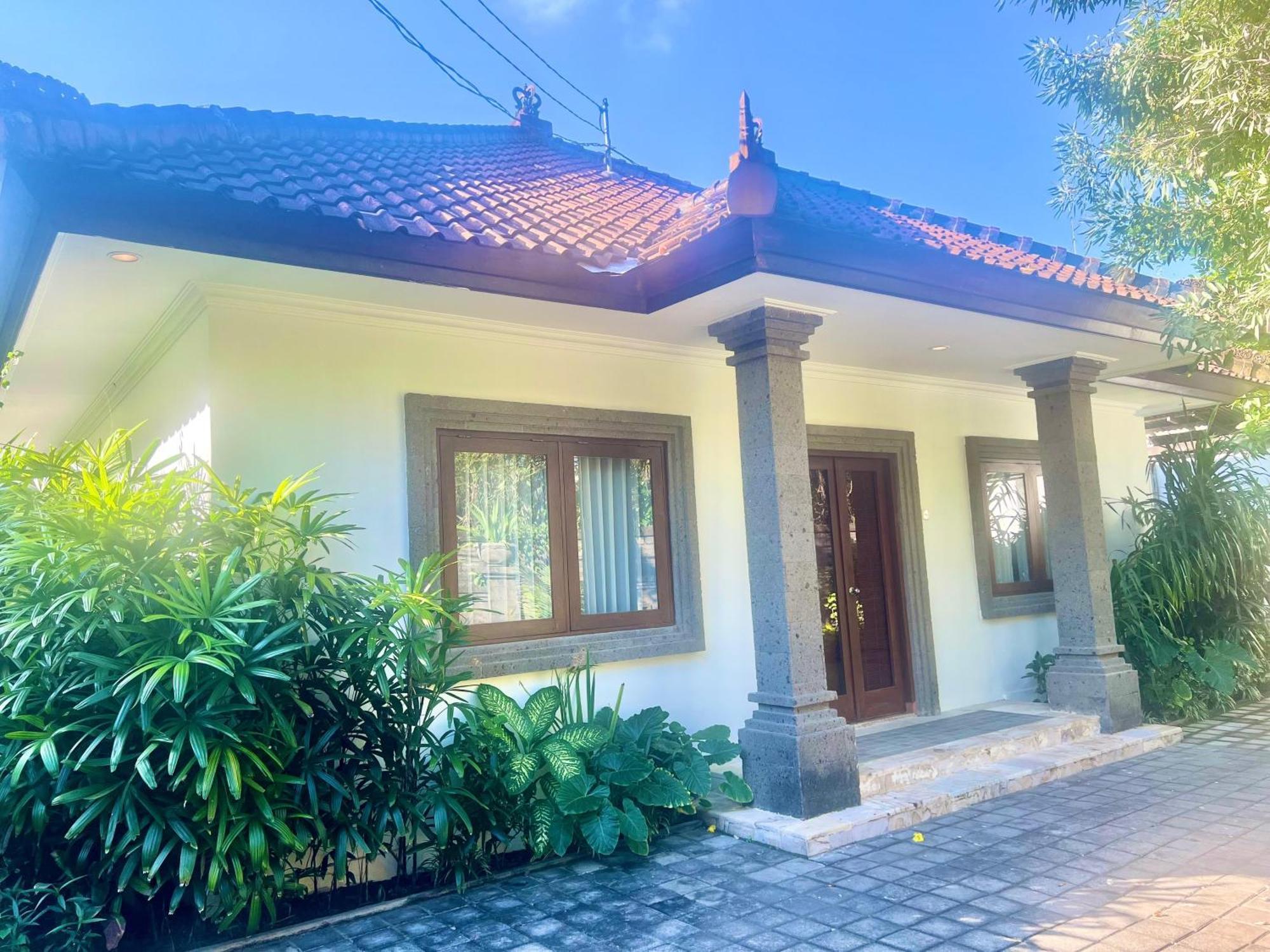 Charlie Guest House Nusa Dua  Exterior photo